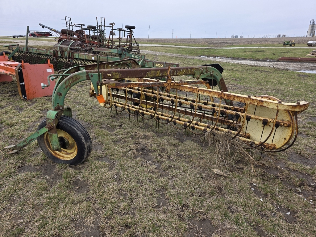 John Deere 660 Hay Rake (A66408)