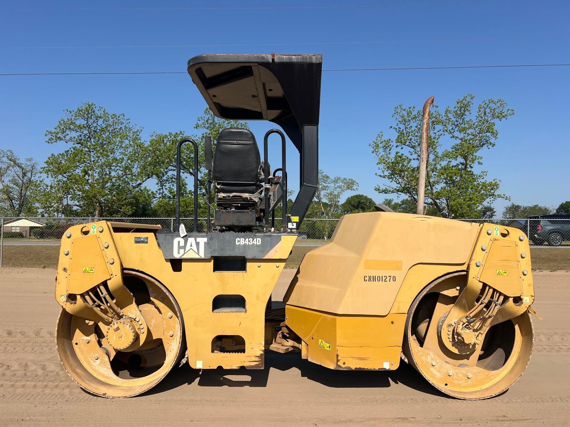 2011 CATERPILLAR CB434D DOUBLE DRUM ROLLER (A65056)