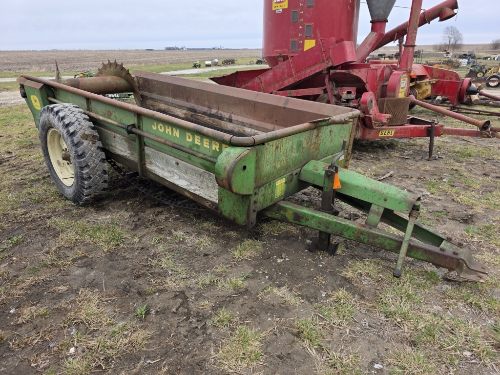 John Deere 33 Manure Spreader (A66408)