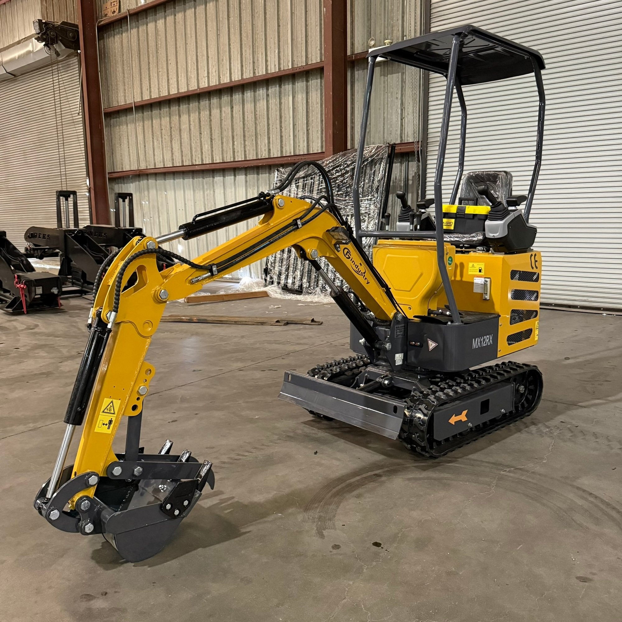 2025 AGT MX12RX Mini-Excavator with Pilot Controls & Dozer Blade (New/Unused) (A59225)