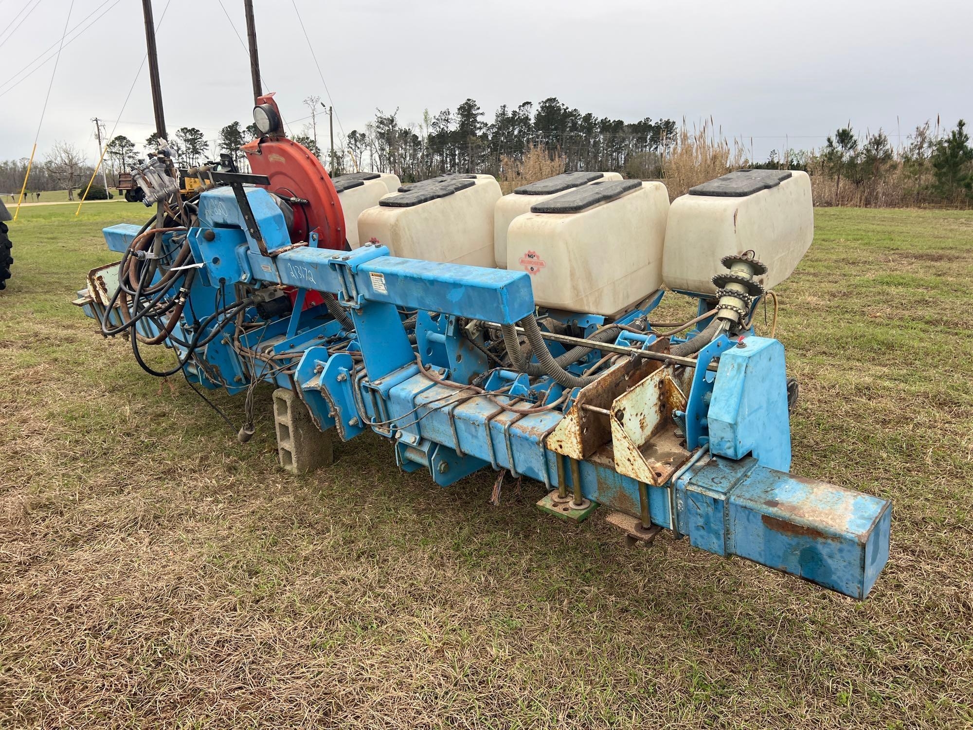 MONOSEM NG+4 - 4R36" TWIN ROW VACUUM PLANTERS (A64276)