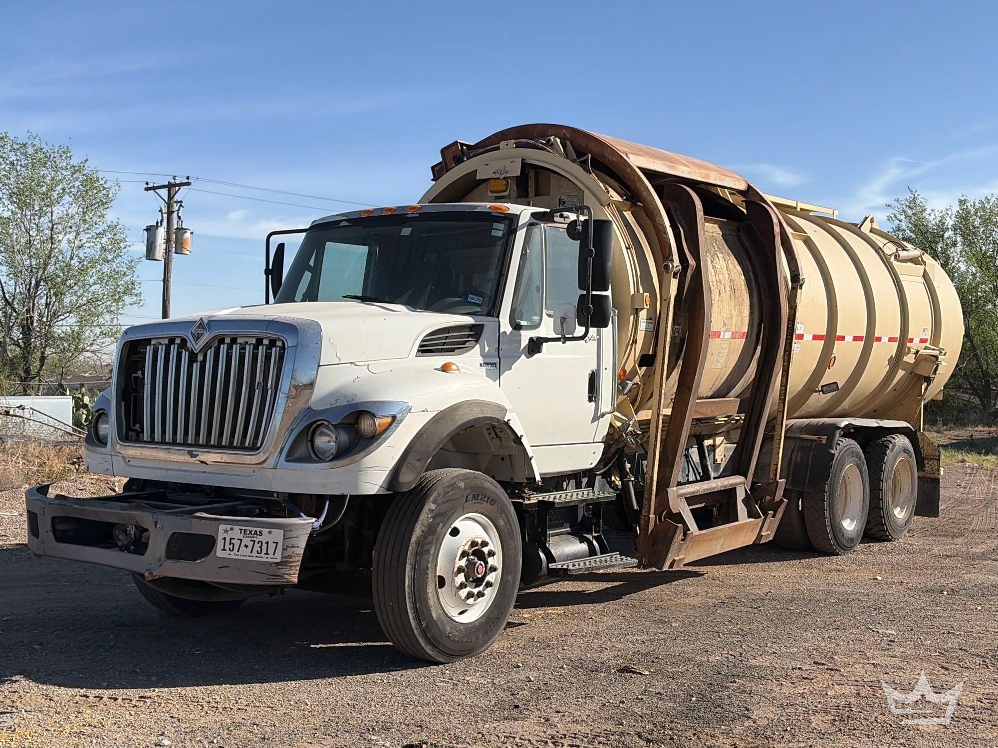 2013 International WorkStar 7500 29Yd. Side Loader Garbage Truck (A64194)