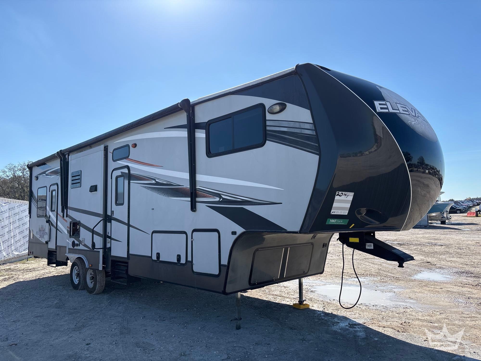 2014 Crossroads RV Elevation T/A 5th Wheel Toy Hauler Travel Trailer (A61569)