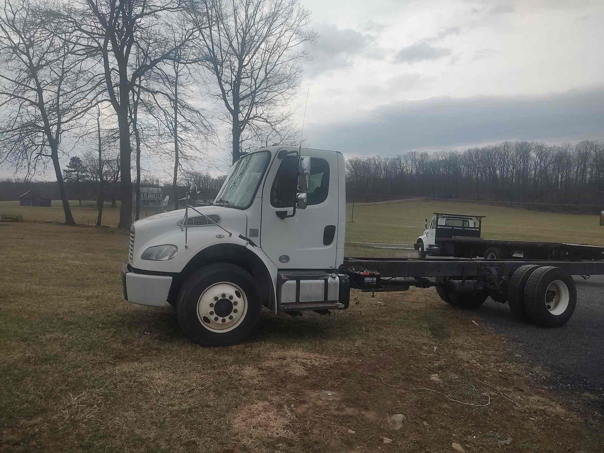 2015 Freightliner Cab & Chassis (A47384)