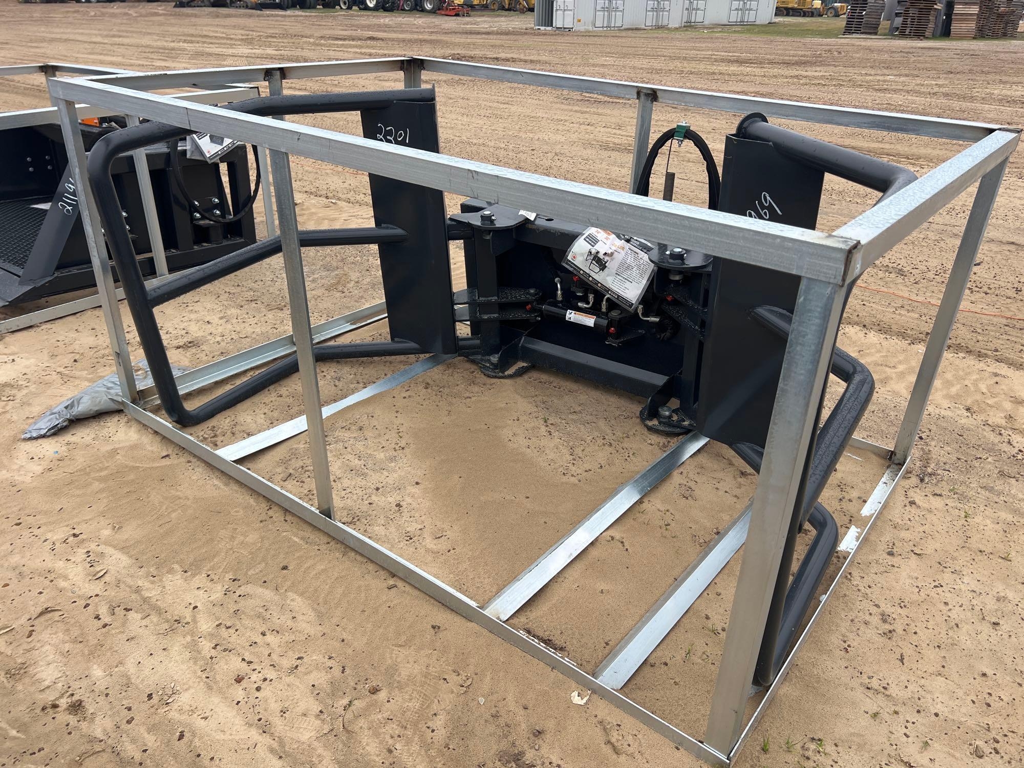 UNUSED WOLVERINE HYD ADJUSTABLE BALE SQUEEZE (A64281)