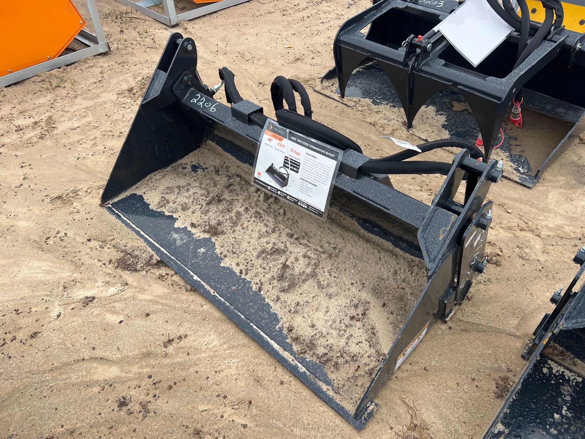 UNUSED WOLVERINE HYD MINI 4IN1 BUCKET (A64281)