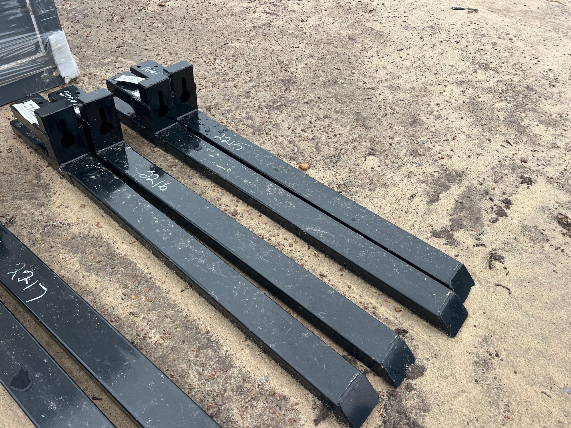 UNUSED WOLVERINE TF1-66-4000G-66" PALLET FORKS (A62131)