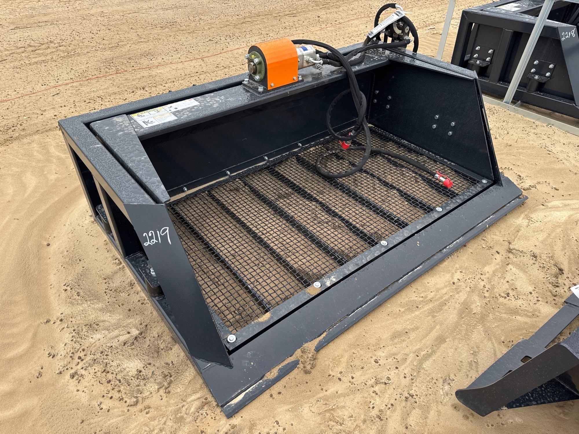 UNUSED WOLVERINE HYD SCREENING BUCKET (A64281)