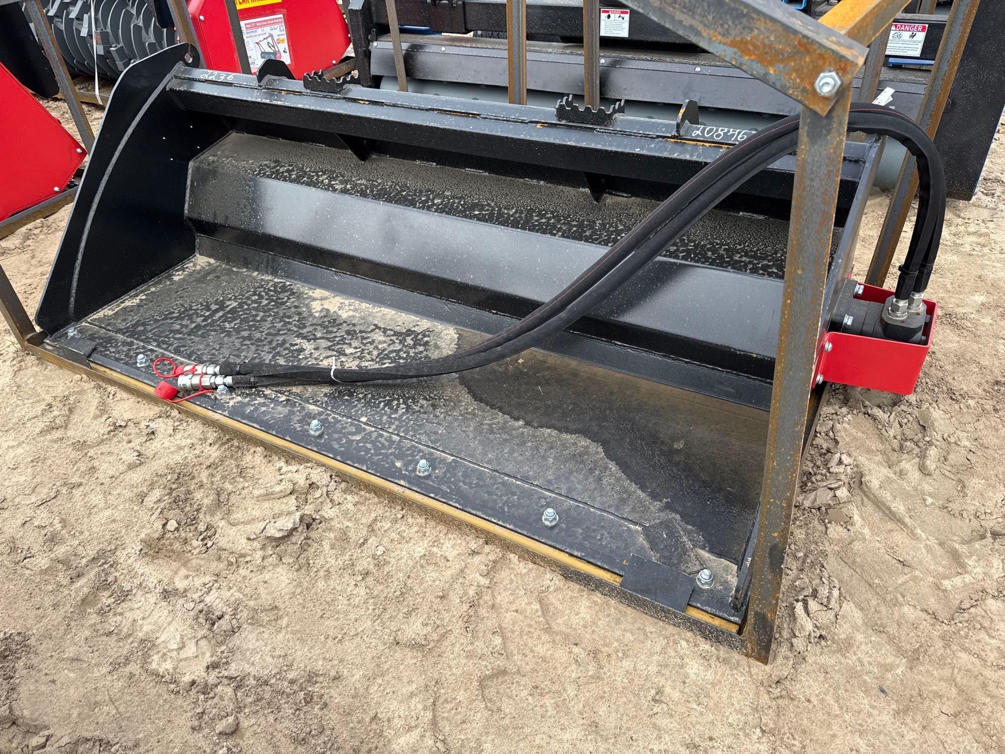 UNUSED RAYTREE RMRB72-72" HYD POWER RAKE BUCKET (A60432)