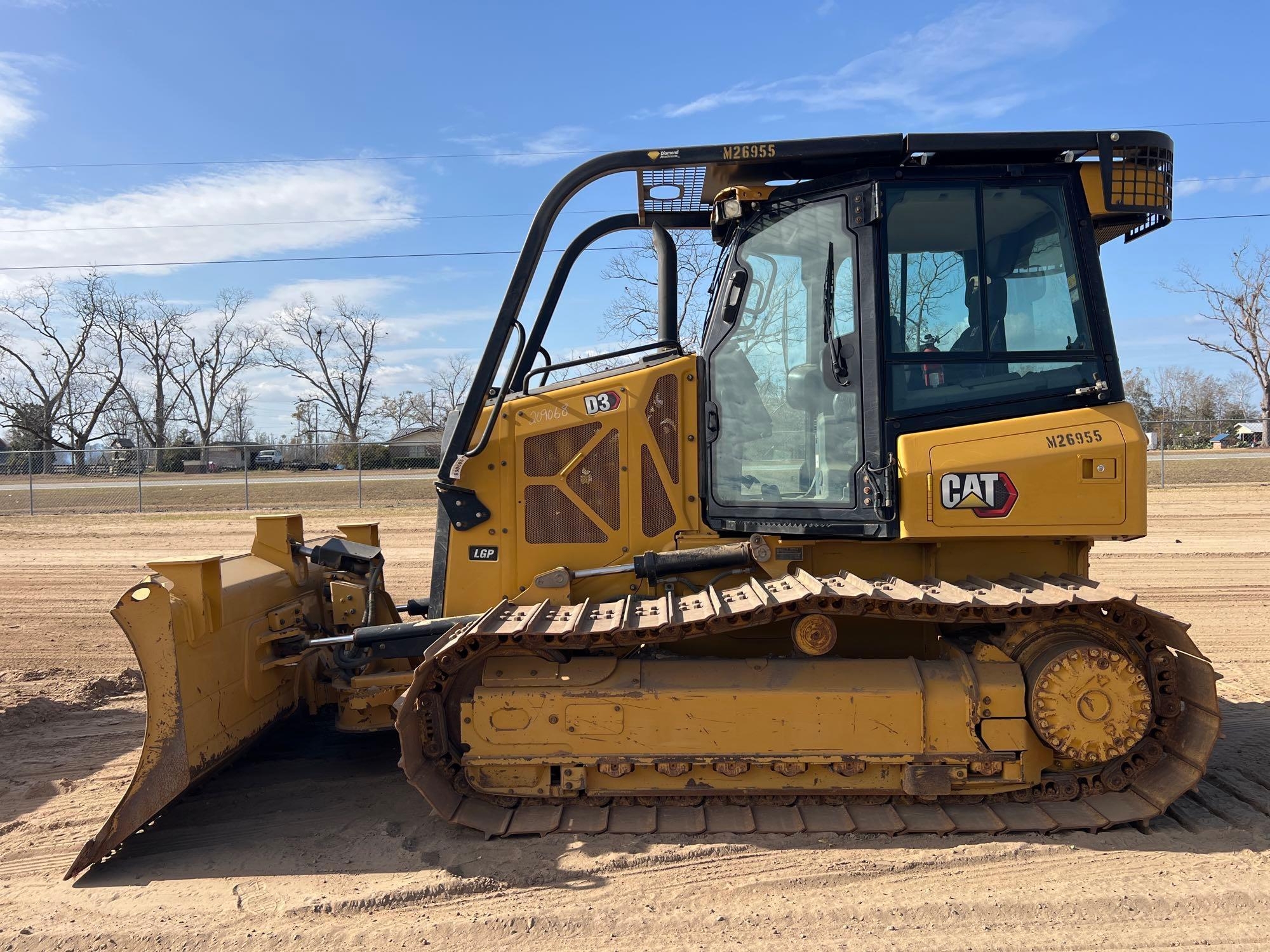 2021 CATERPILLAR D3 LGP CRAWLER DOZER (A60429)