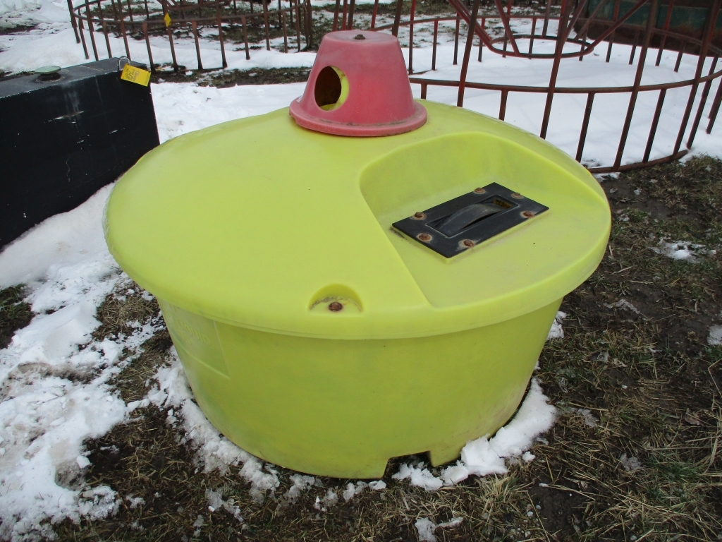 QLF Lick Tank (A66408)