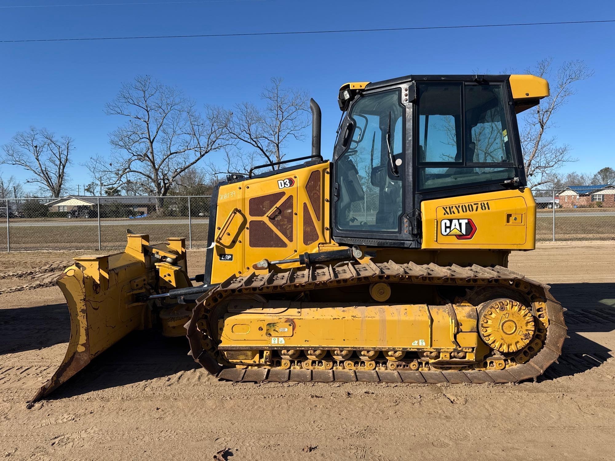 2021 CATERPILLAR D3 LGP CRAWLER DOZER (A60429)