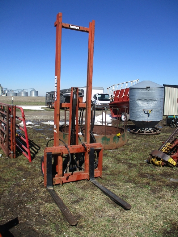 3Pt Rhino Forklift (A66408)