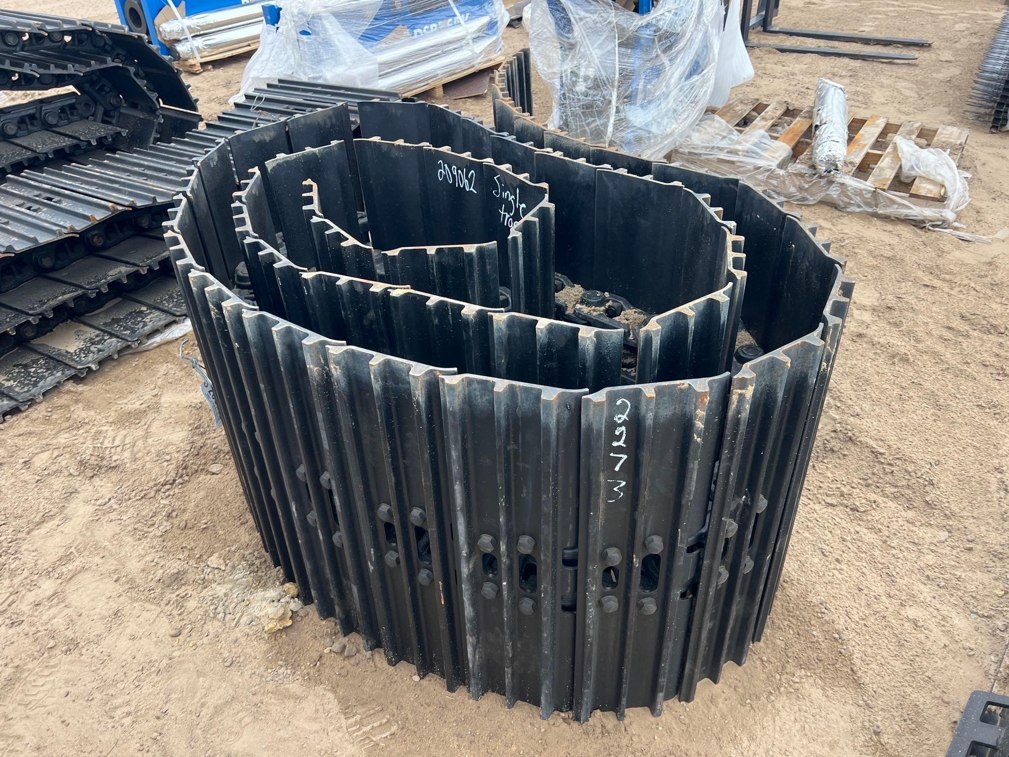 (1) UNUSED 31" X 8 MM EXCAVATOR TRACK W/ PIN (A60432)