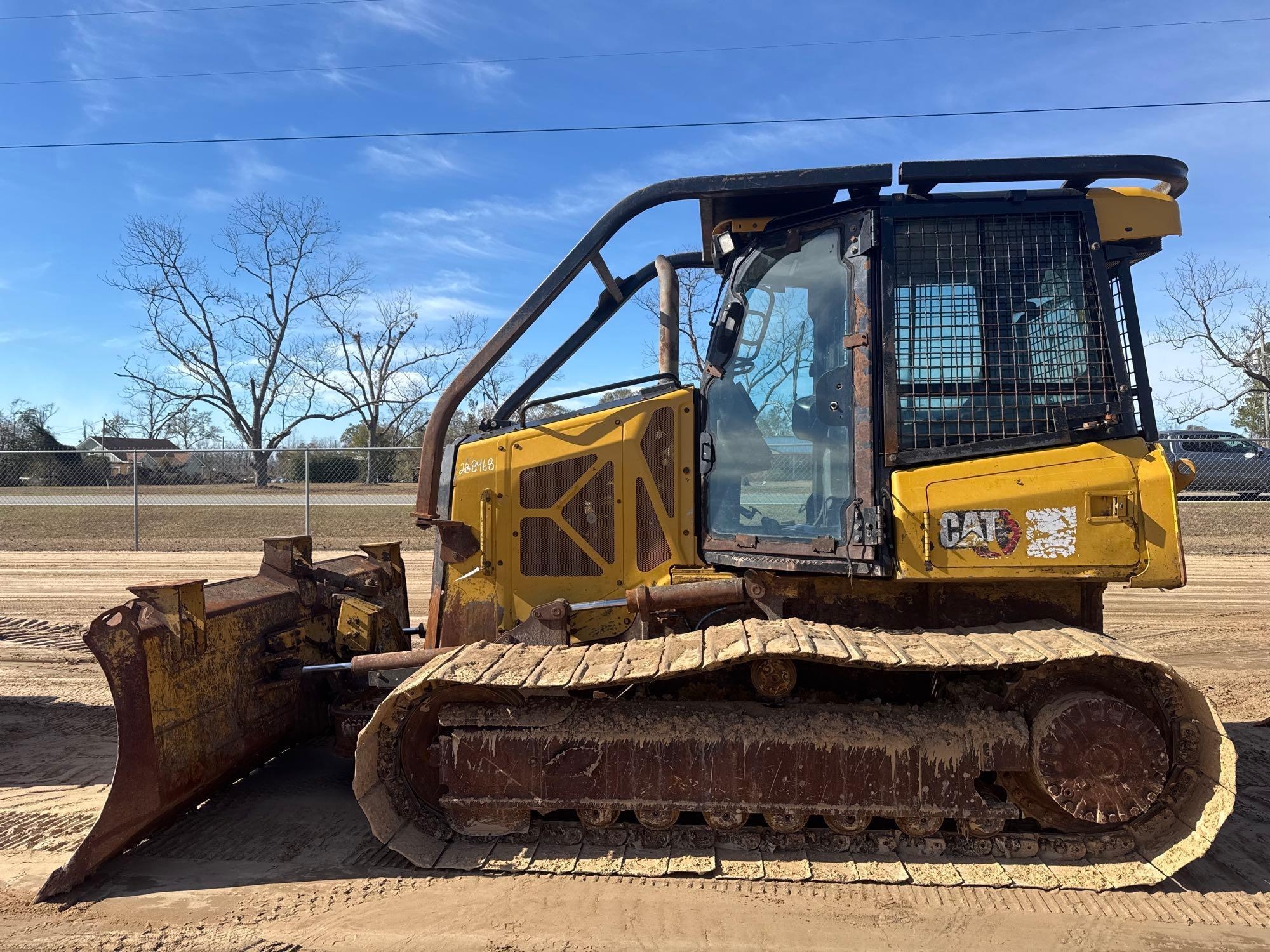 2021 CATERPILLAR D3 LGP CRAWLER DOZER (A60429)