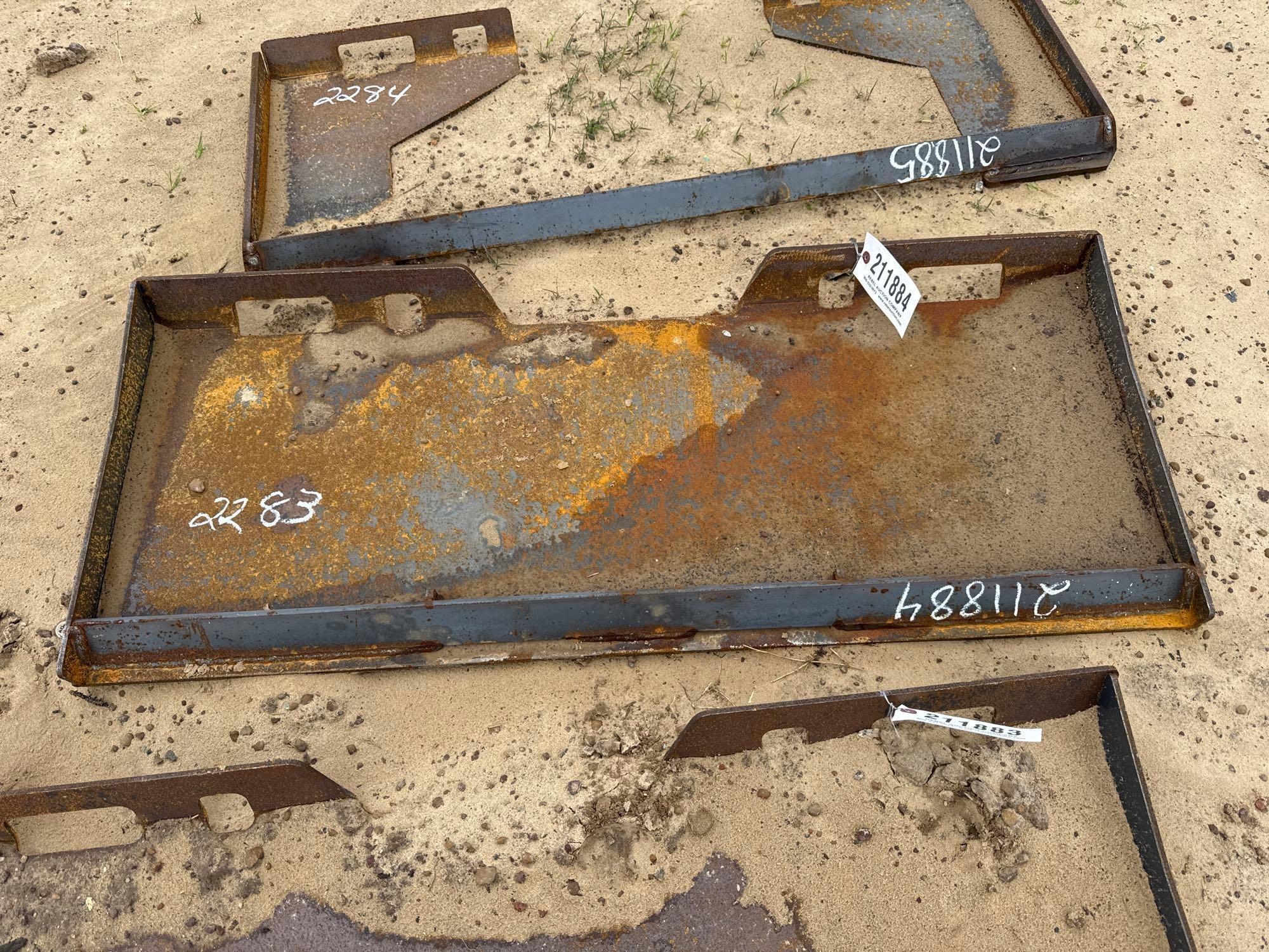 UNUSED WOLVERINE UNIVERSAL MOUNTING PLATE (A64281)