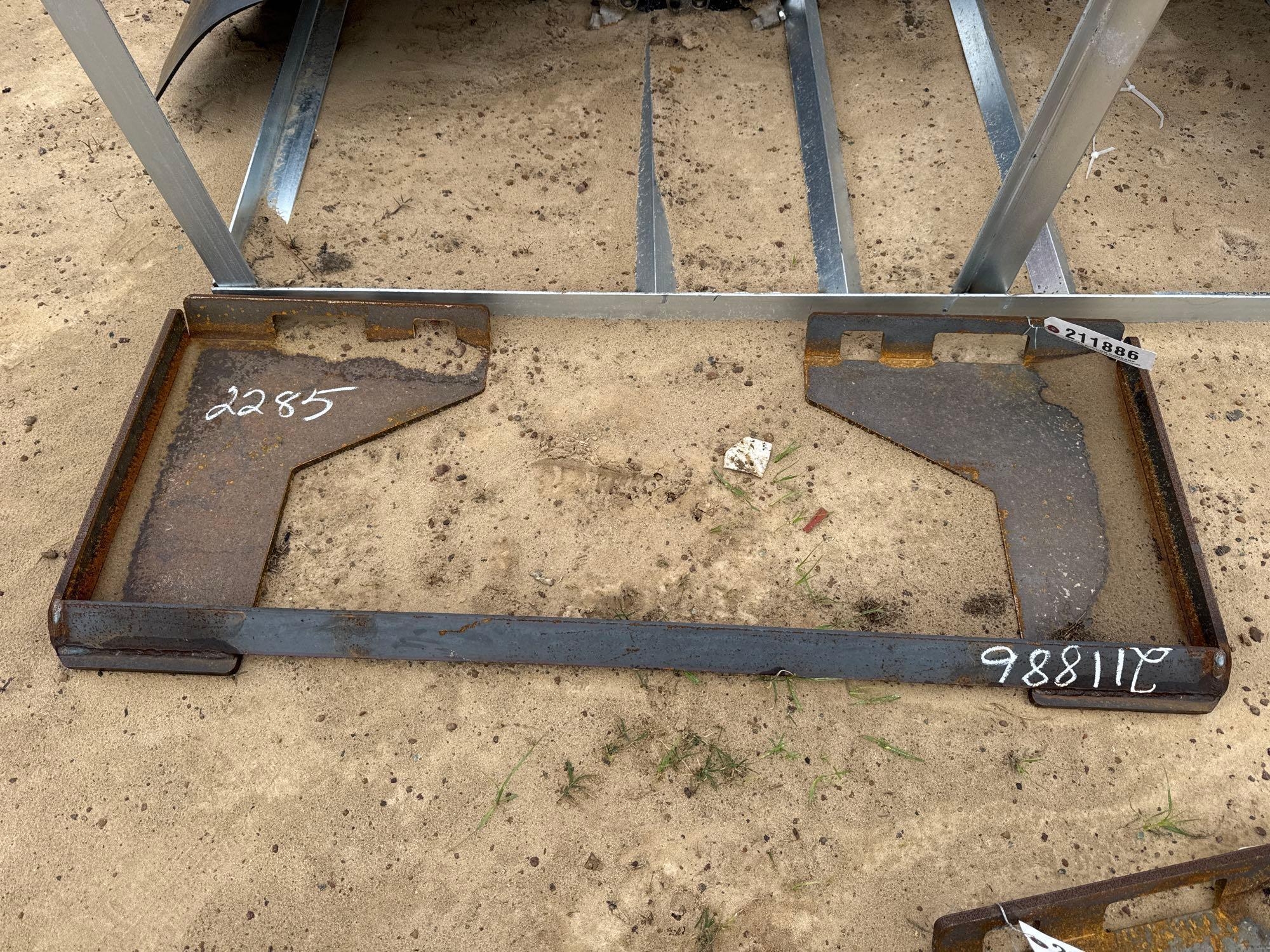 UNUSED WOLVERINE UNIVERSAL MOUNTING PLATE (A64281)