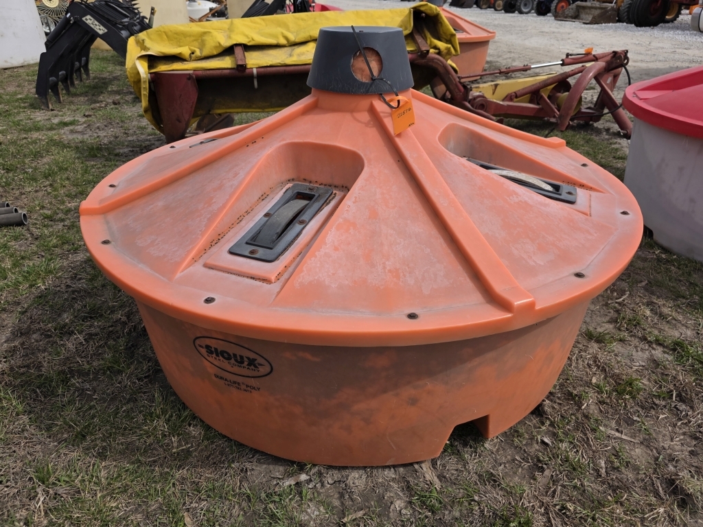 250 gal Livestock Lick Tank (A66408)