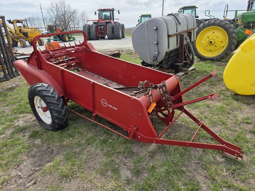 100 Manure Spreader (A66408)