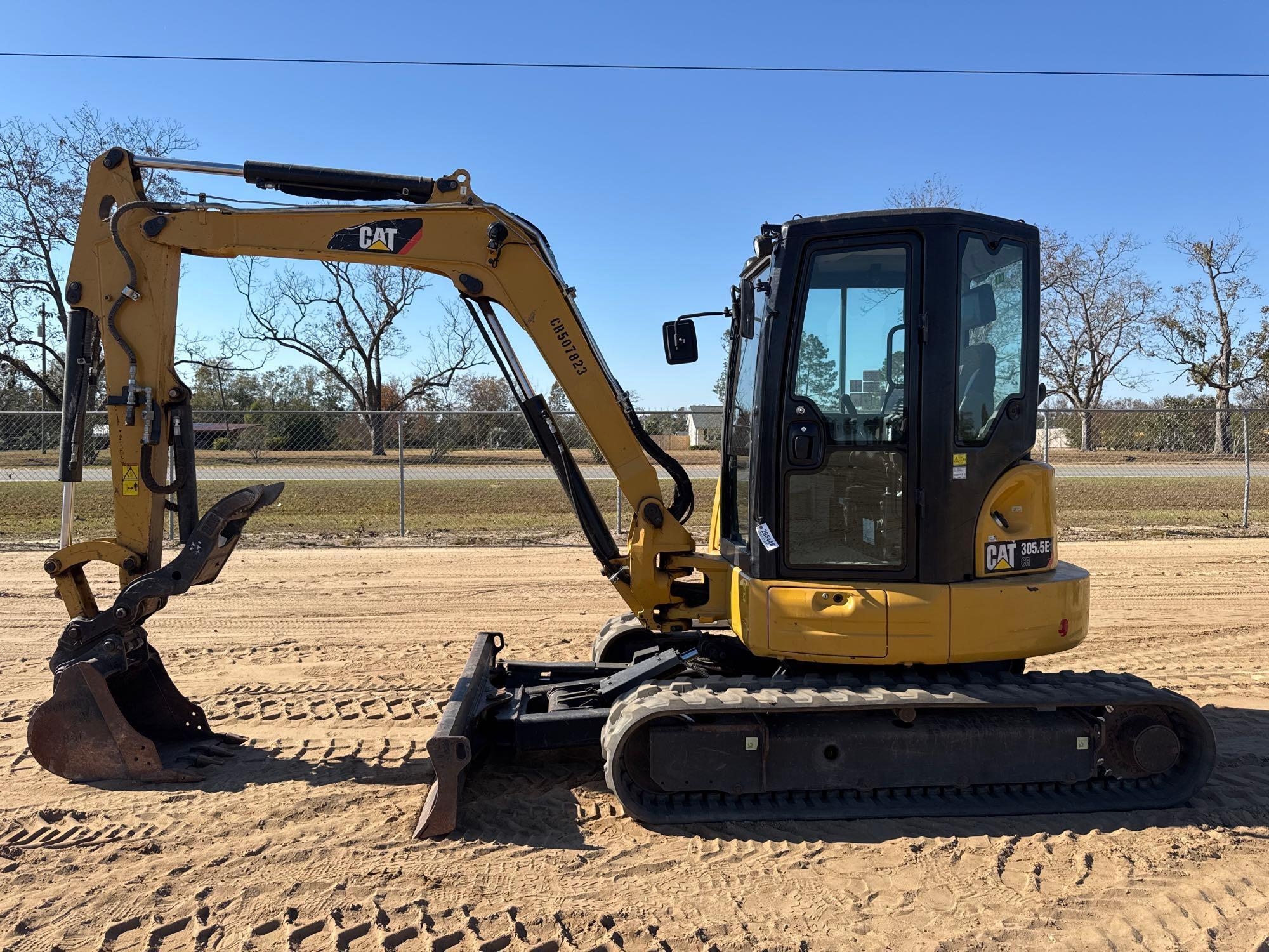 2019 CATERPILLAR 305.5E2 CR EXCAVATOR (A52709)