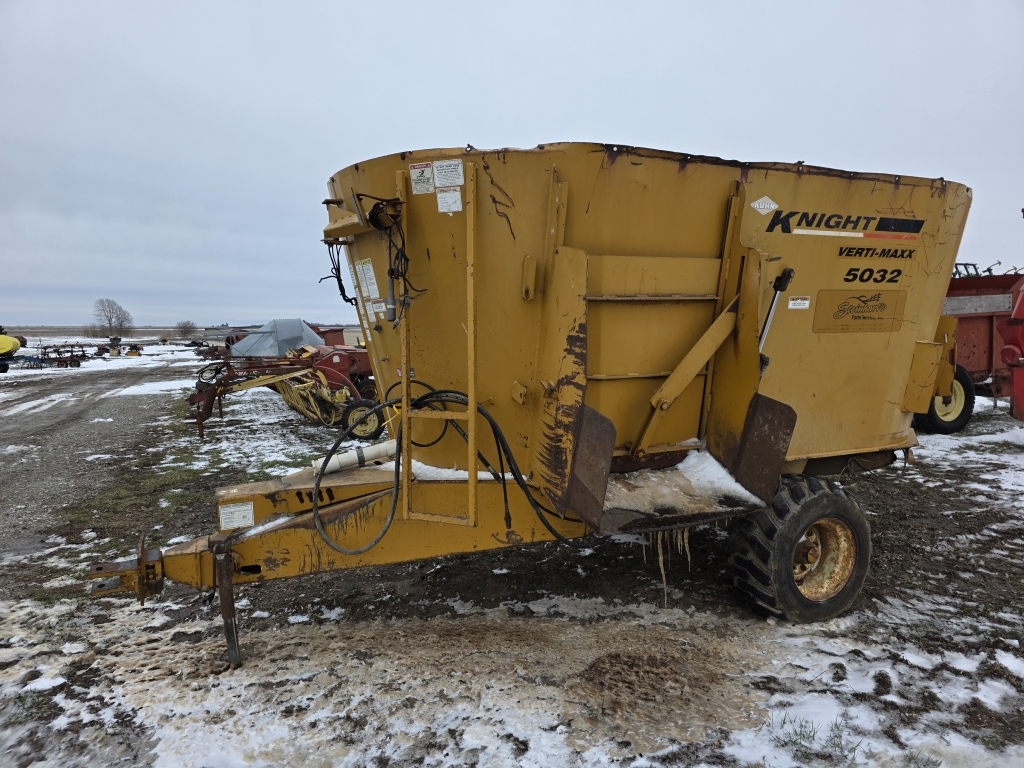 Kuhn Knight Verti-Maxx 5032 Feed Wagon (A66408)