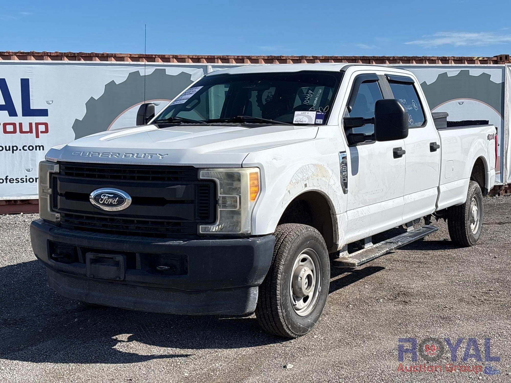 2017 Ford F-350 Crew Cab 4x4 Pickup Truck (A53422)