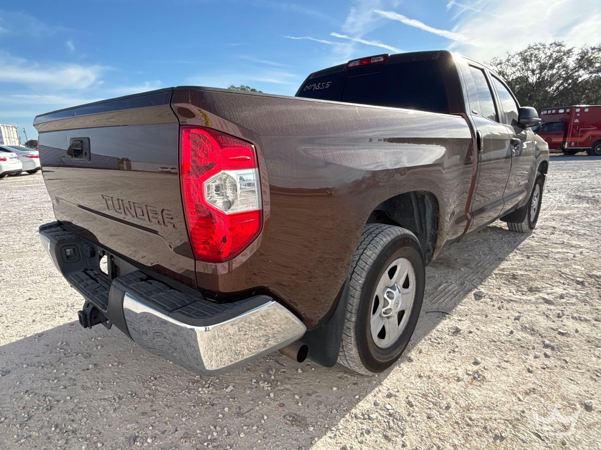 2017 Toyota Tundra SR5 Ext. Cab Pickup Truck (A59230)