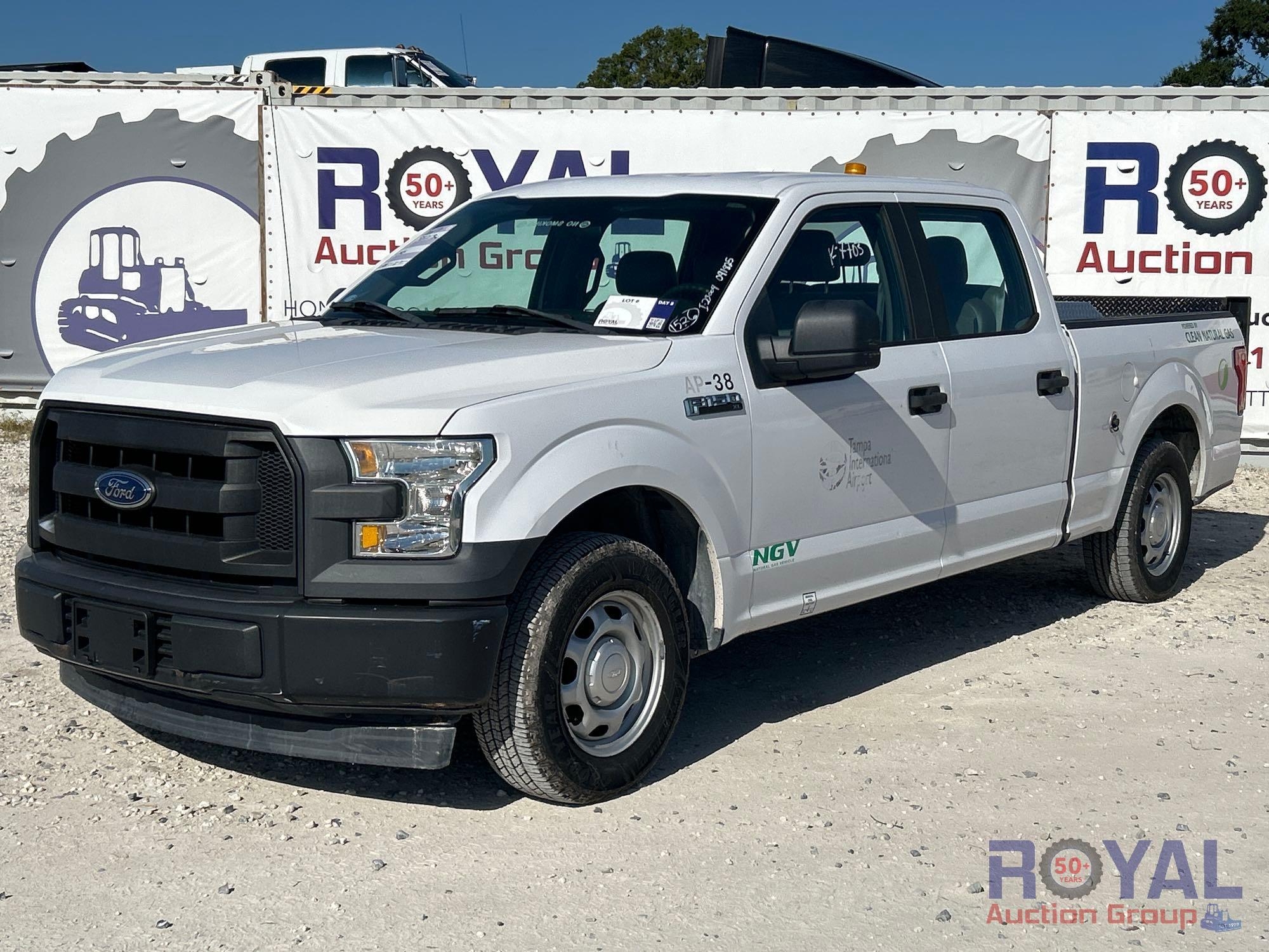2017 Ford F-150 Crew Cab Pickup Truck (A54814)