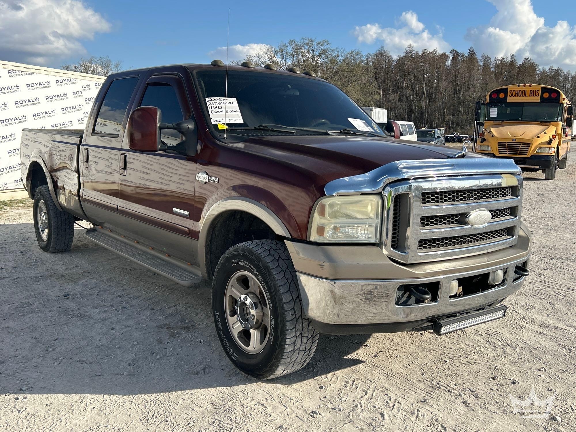 2006 Ford F-350 4x4 Crew Cab Pickup Truck (A61573)