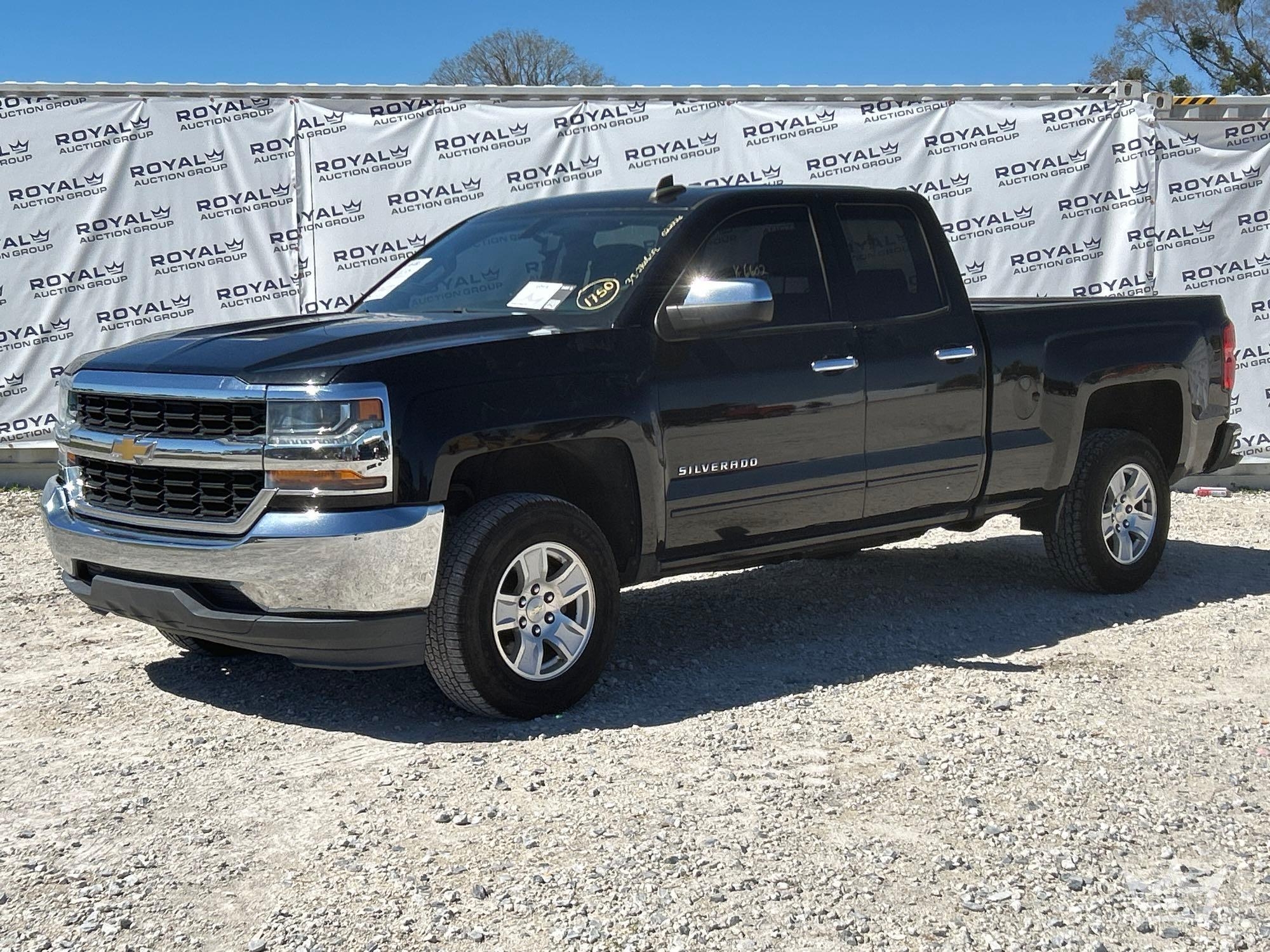 2018 Chevrolet Silverado1500 Crew Cab Pickup Truck (A61573)