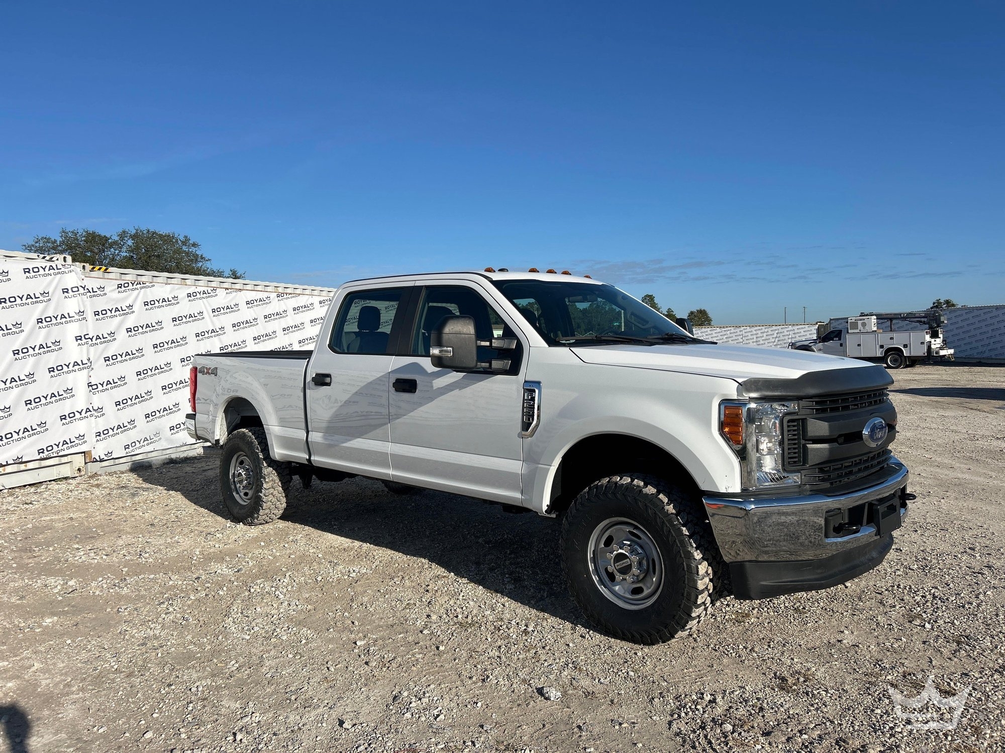 2019 Ford F-350 4x4 Crew Cab Pickup Truck (A59230)