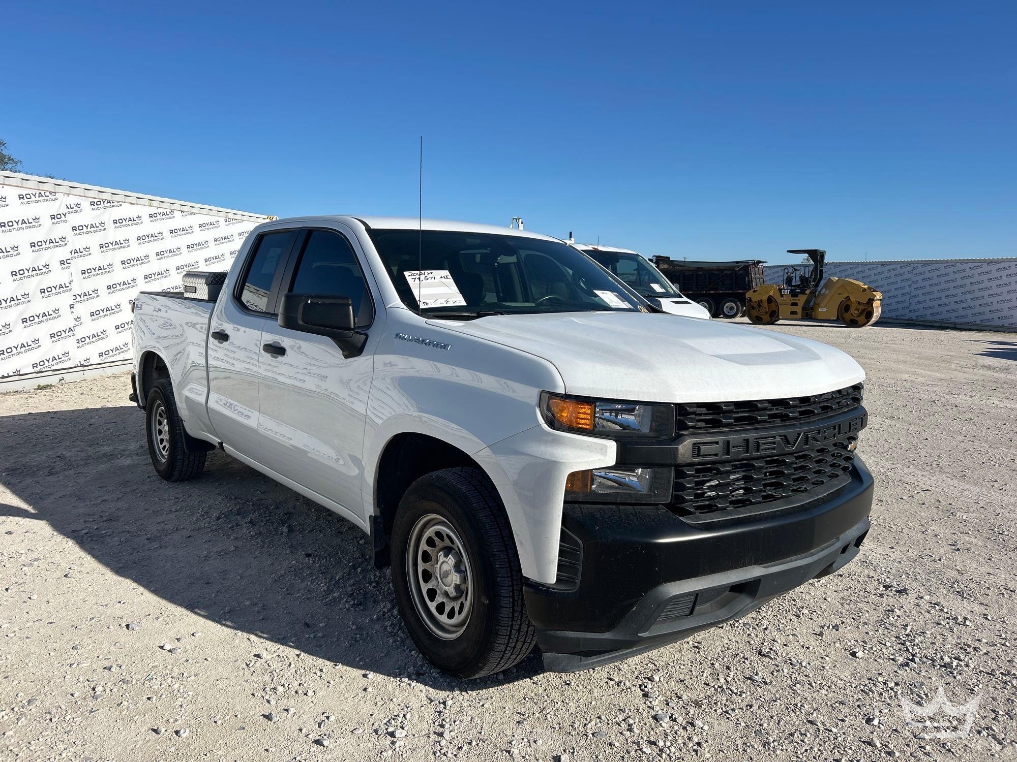 2021 Chevrolet Silverado 1500 Crew Cab Pickup Truck (A61573)