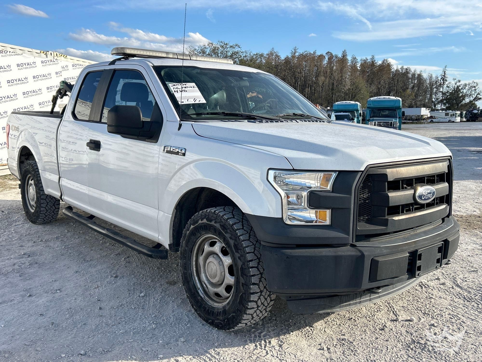 2017 Ford F-150 4x4 Ext. Cab Pickup Truck (A61568)
