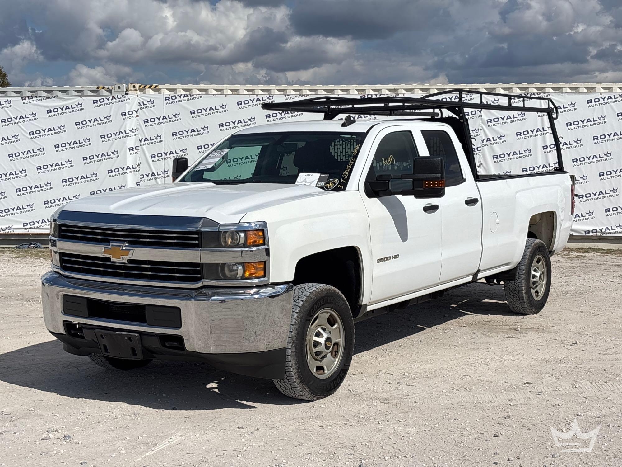 2019 Chevrolet Silverado 2500HD Crew Cab Pickup Truck with Liftgate (A61573)
