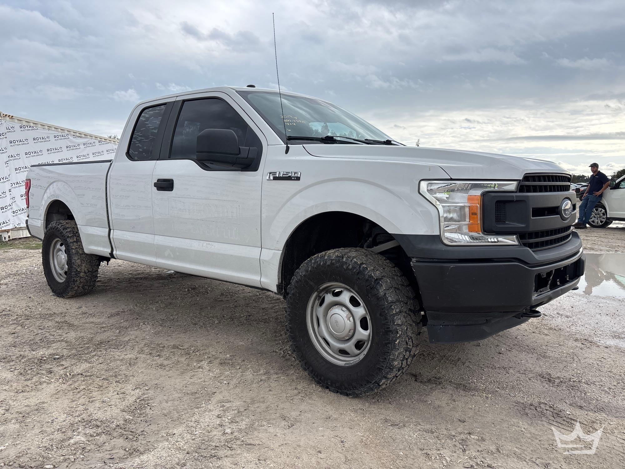 2019 Ford F-150 4x4 Ext. Cab Pickup Truck (A59230)