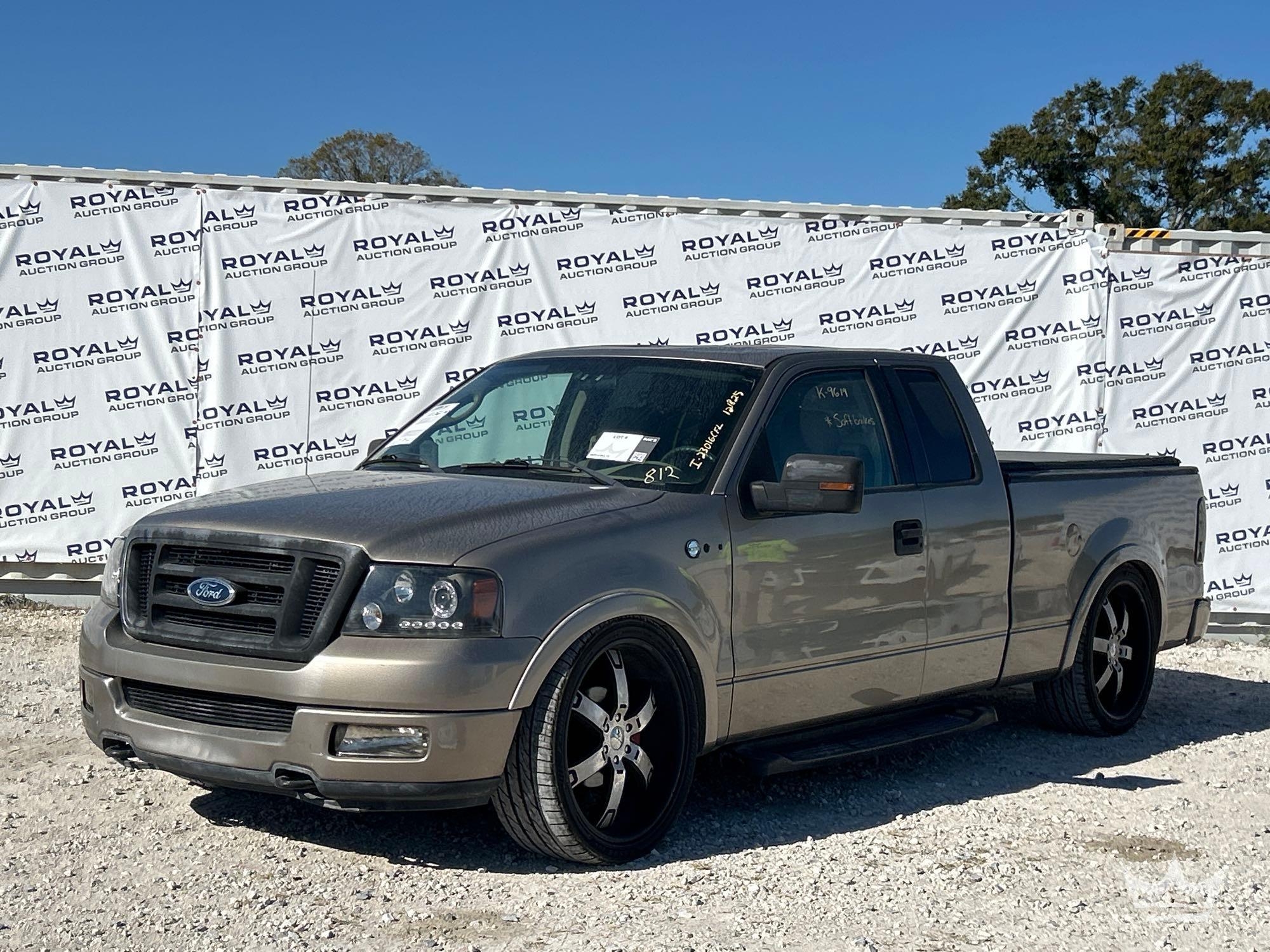 2004 Ford F-150 Ext. Cab Pickup Truck (A59230)