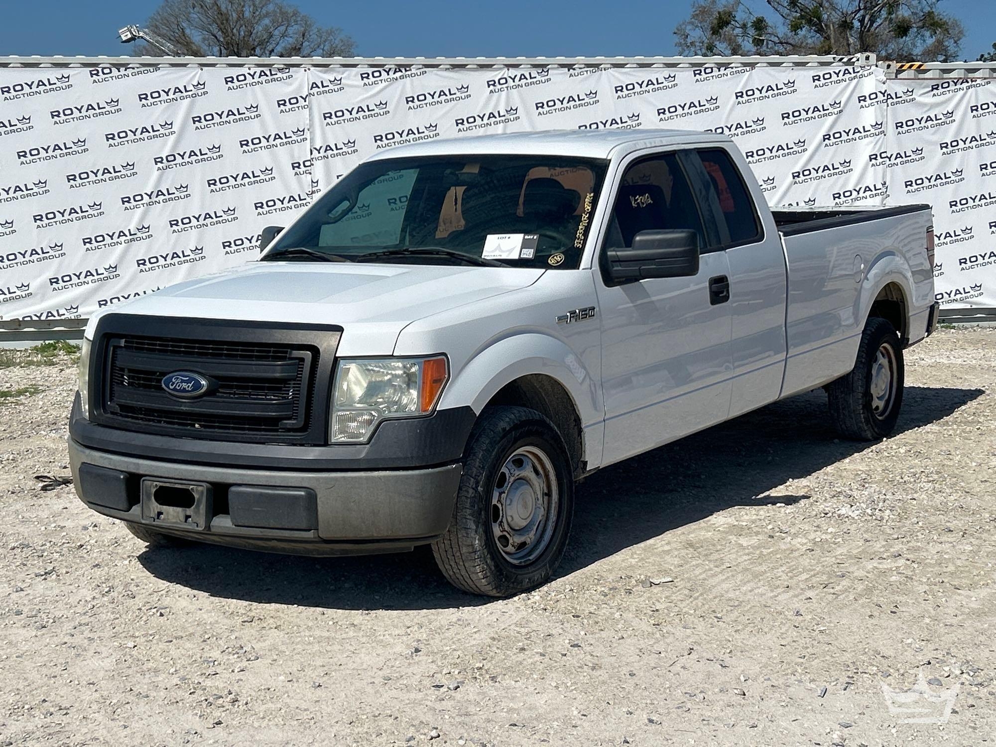 2013 Ford F-150 Ext. Cab Pickup Truck (A61573)