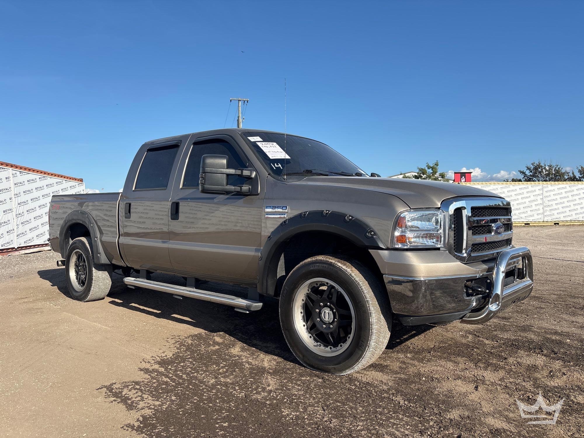 2006 Ford F-250 4x4 Crew Cab Pickup Truck (A64556)