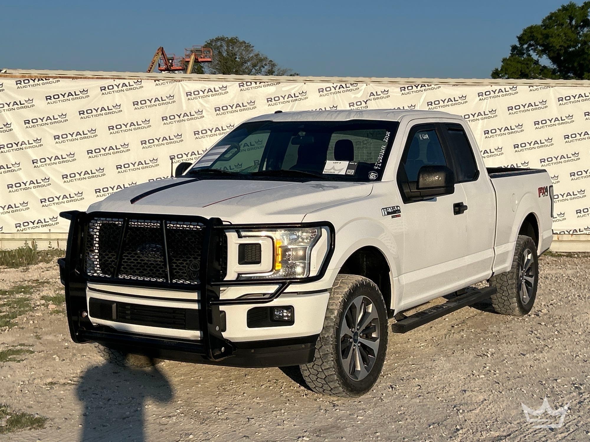 2019 Ford F-150 4x4 Ext. Cab Pickup Truck (A64556)
