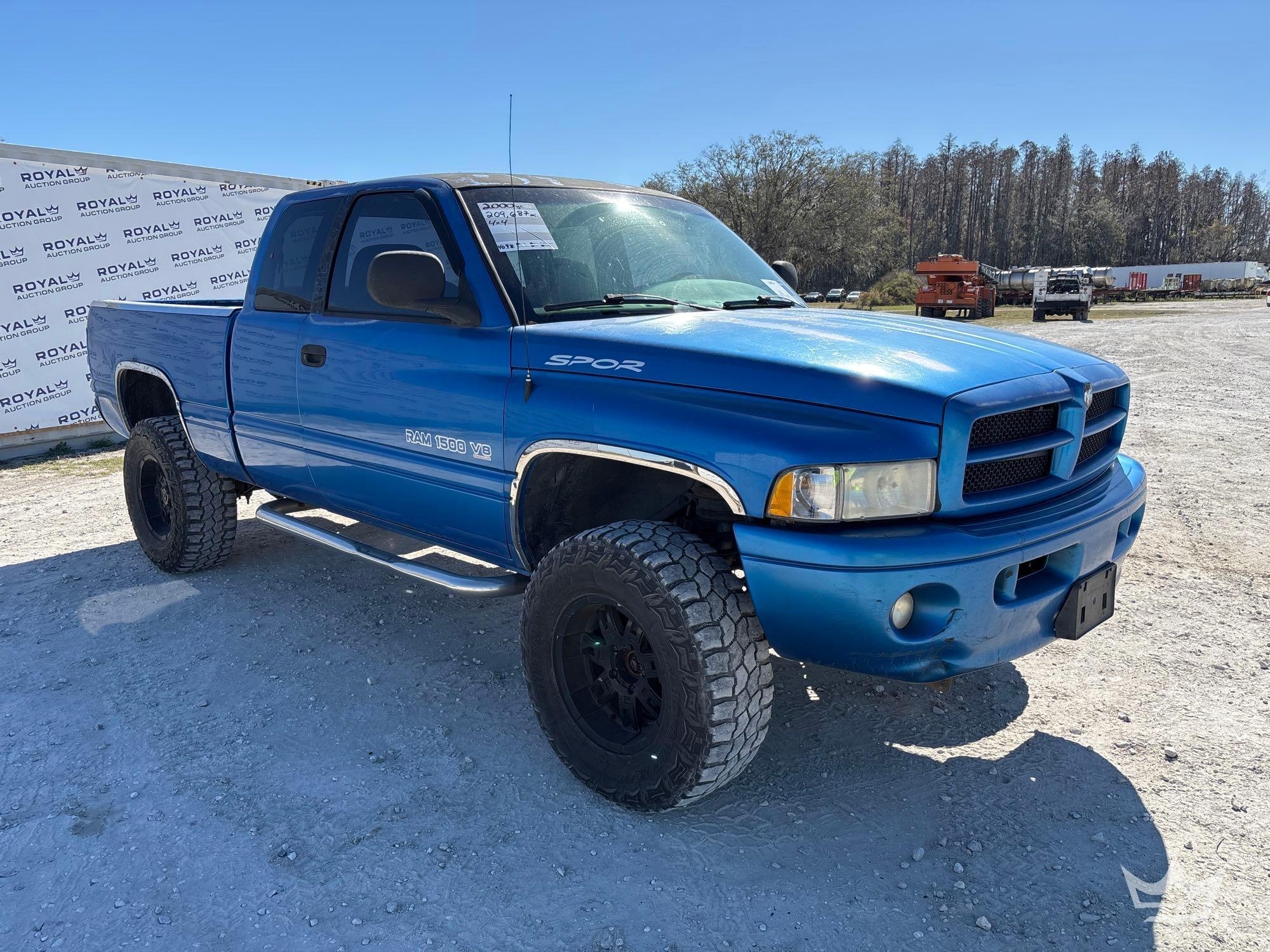 2000 Dodge Ram 1500 4x4 Ext. Cab Pickup Truck (A61568)