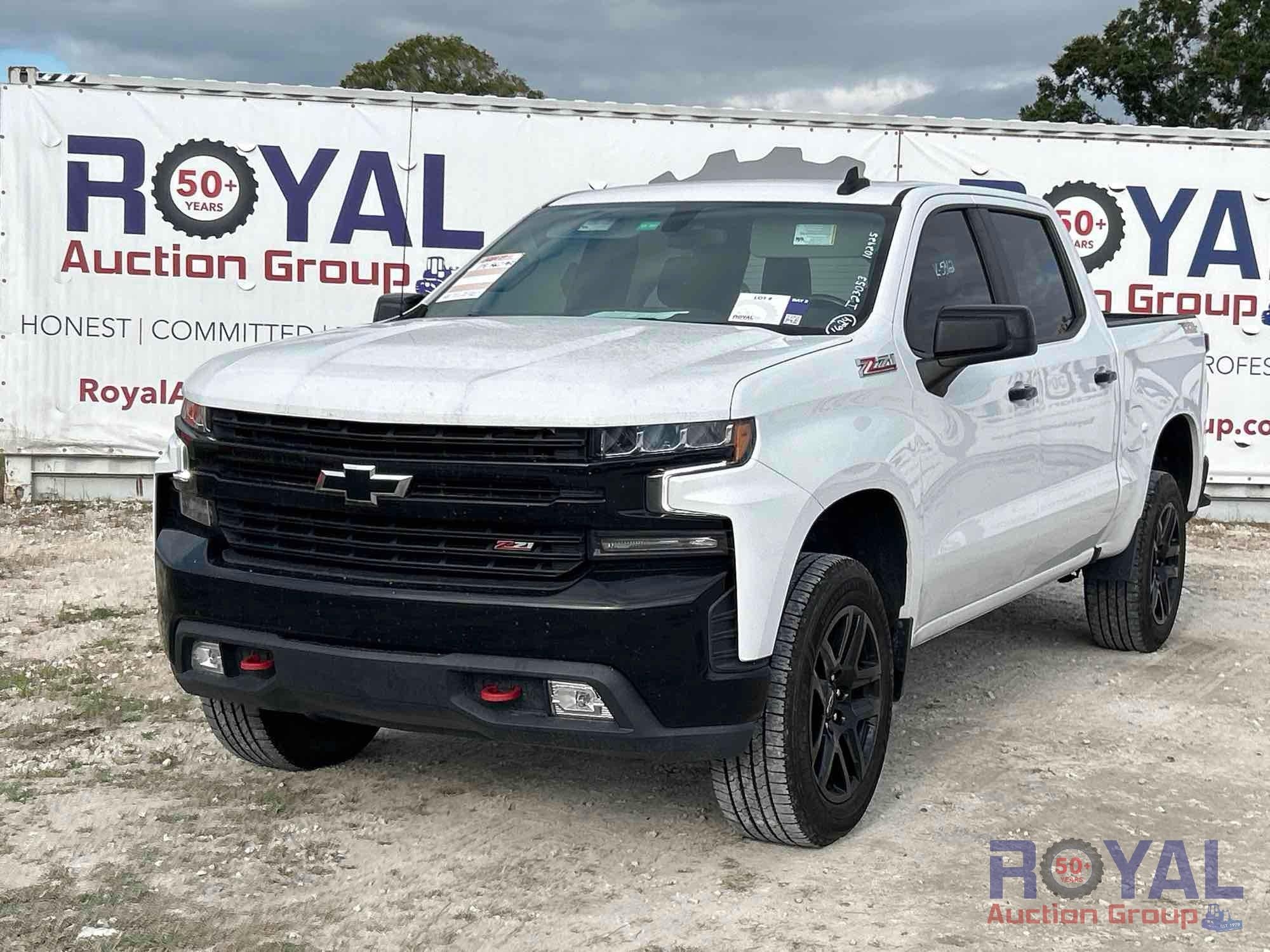 2021 Chevrolet Silverado 4x4 Crew Cab Pickup Truck (A55852)