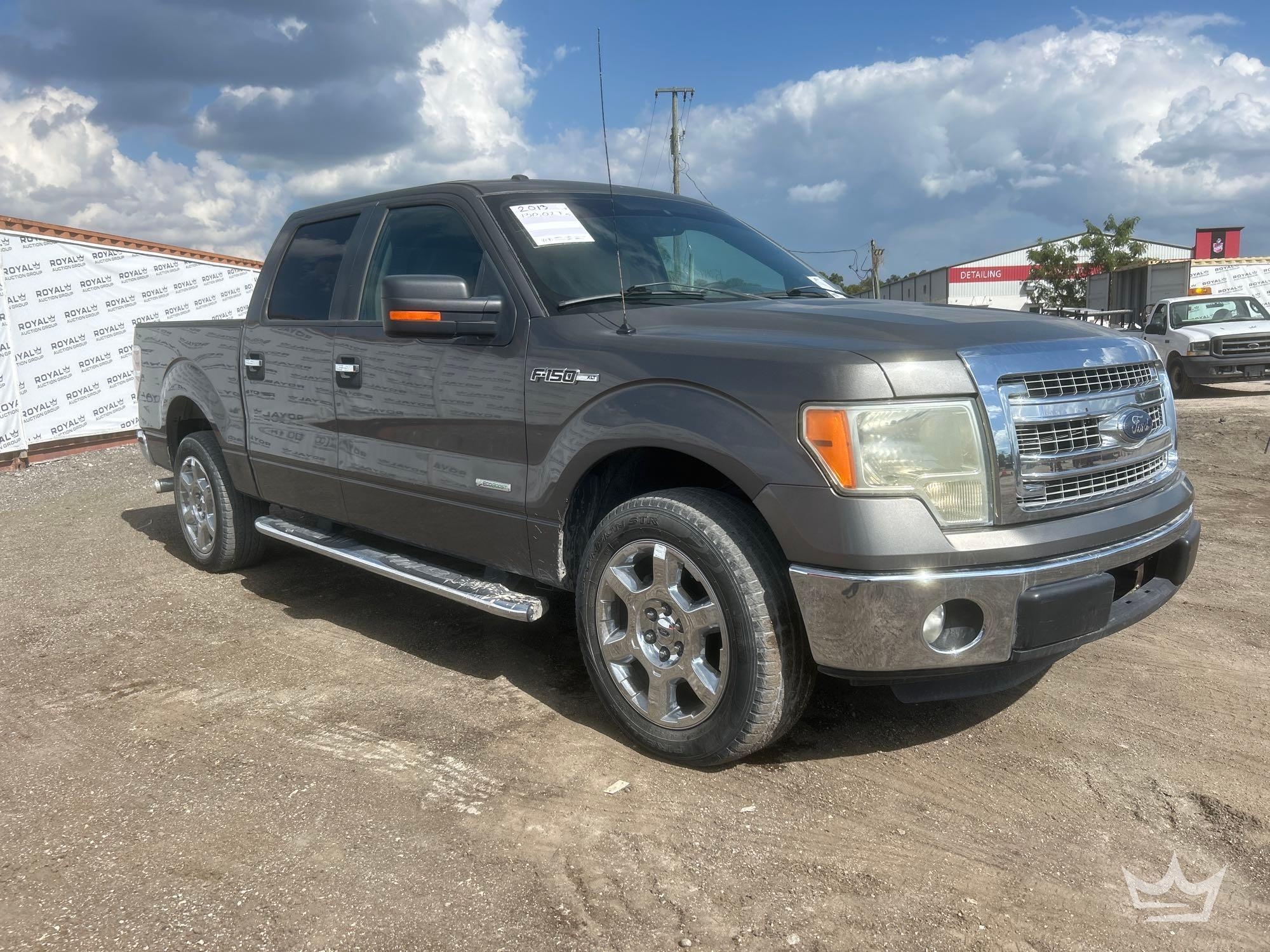2013 Ford F-150 Crew Cab Pickup Truck (A61573)