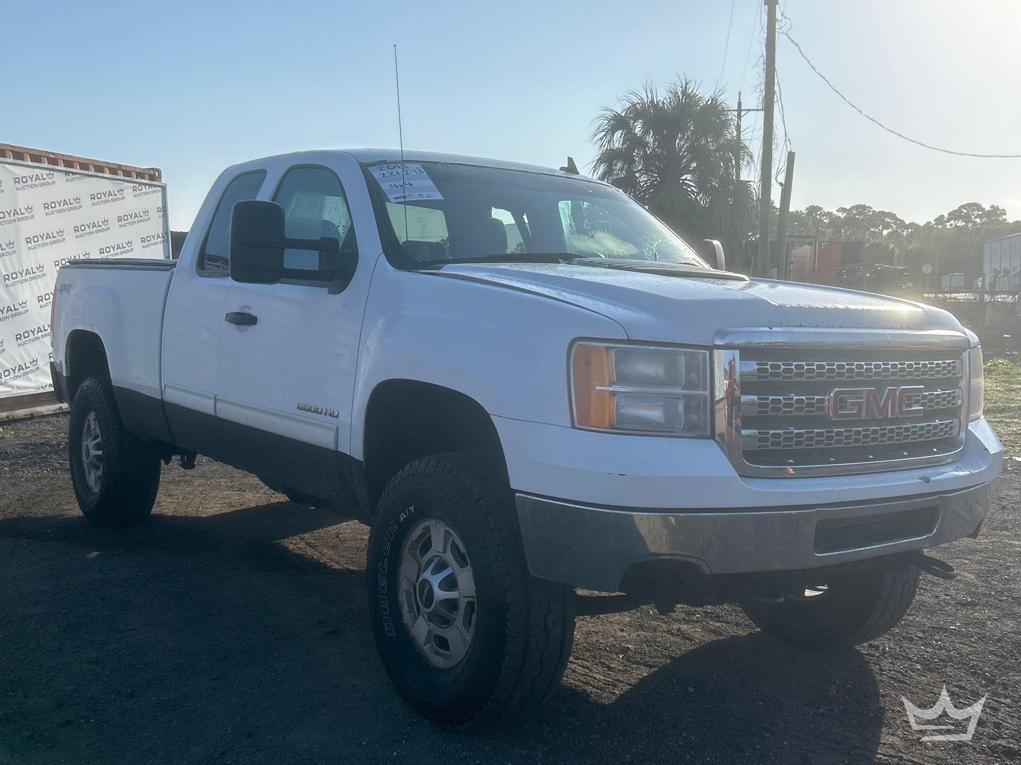 2013 GMC Sierra 2500 HD 4x4 Ext. Cab Pickup Truck (A64556)