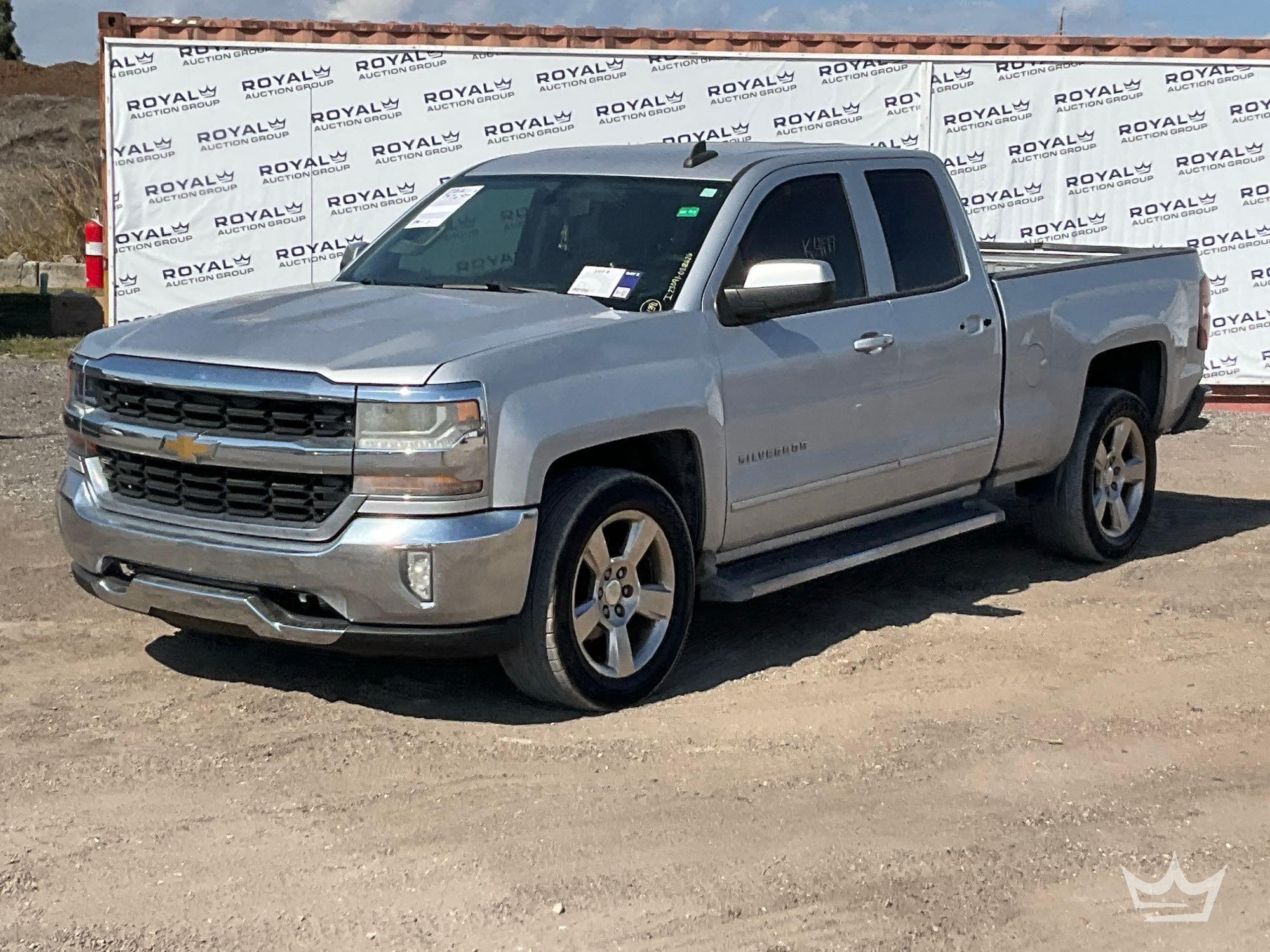 2016 Chevrolet Silverado 1500 Crew Cab Pickup Truck (A61573)