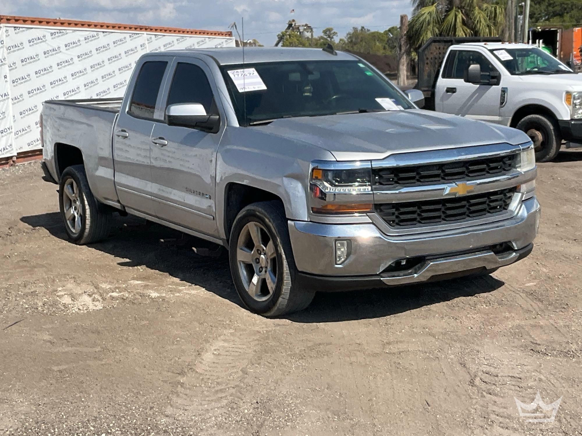 2016 Chevrolet Silverado 1500 Crew Cab Pickup Truck (A61573)