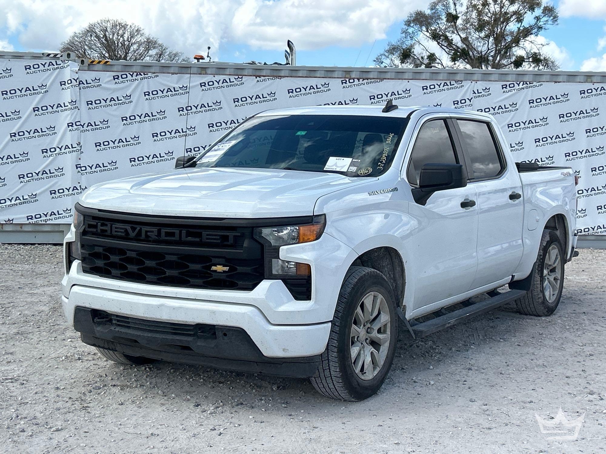 2023 Chevrolet Silverado 1500 4x4 Crew Cab Pickup Truck (A61573)