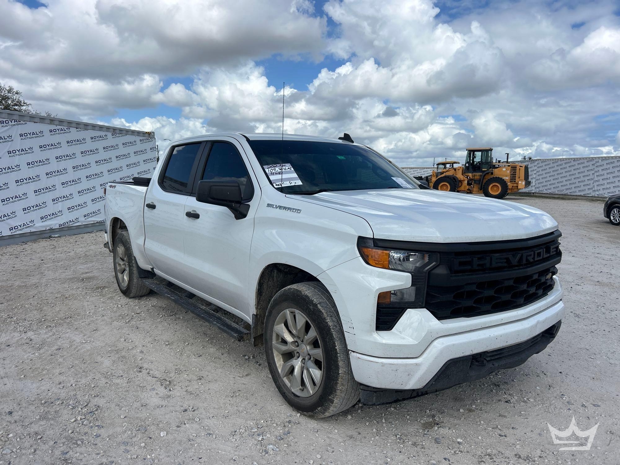 2023 Chevrolet Silverado 1500 4x4 Crew Cab Pickup Truck (A61573)