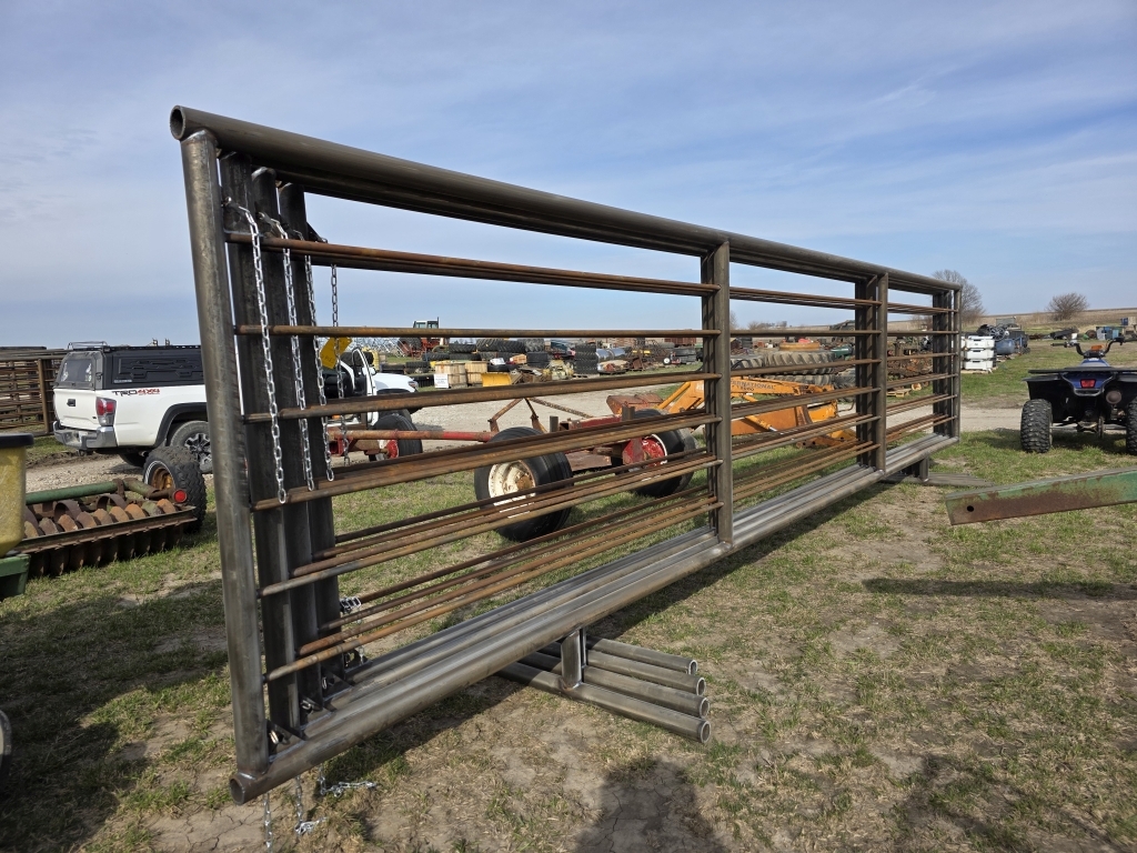 (4) Texas Built Stand Alone Livestock Panels (A66408)