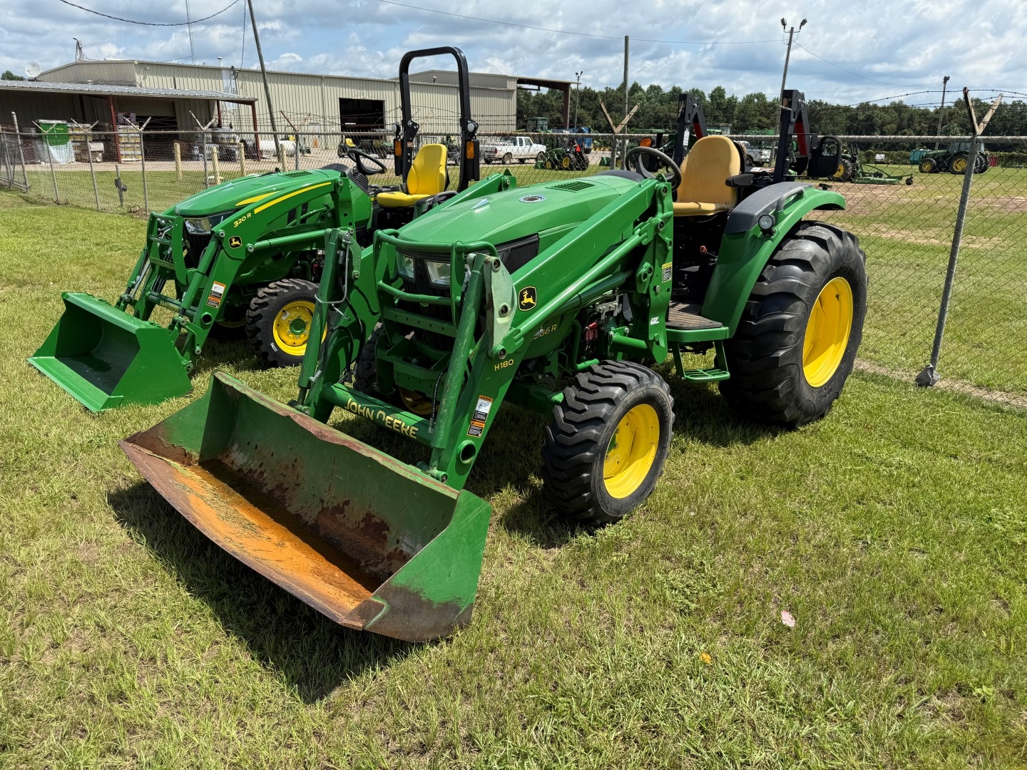 JOHN DEERE 4066R LOT NUMBER 23 (A53084)