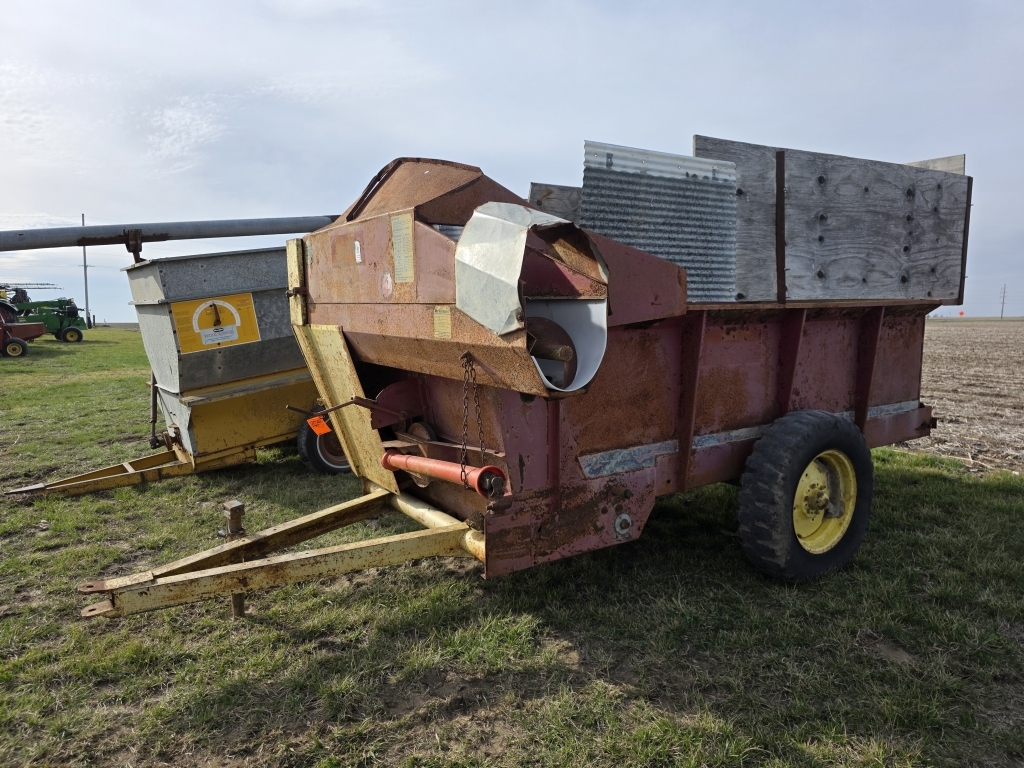Schuler 125B Feed Wagon (A66408)
